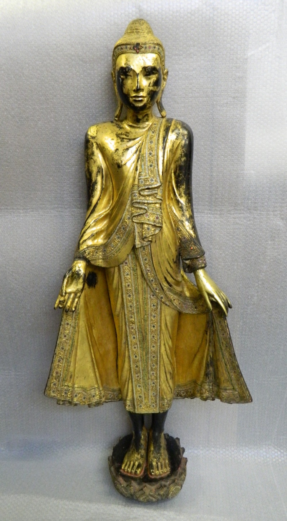 large 19th century burmese buddha
