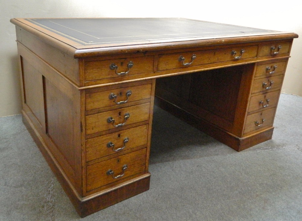 oak partners desk