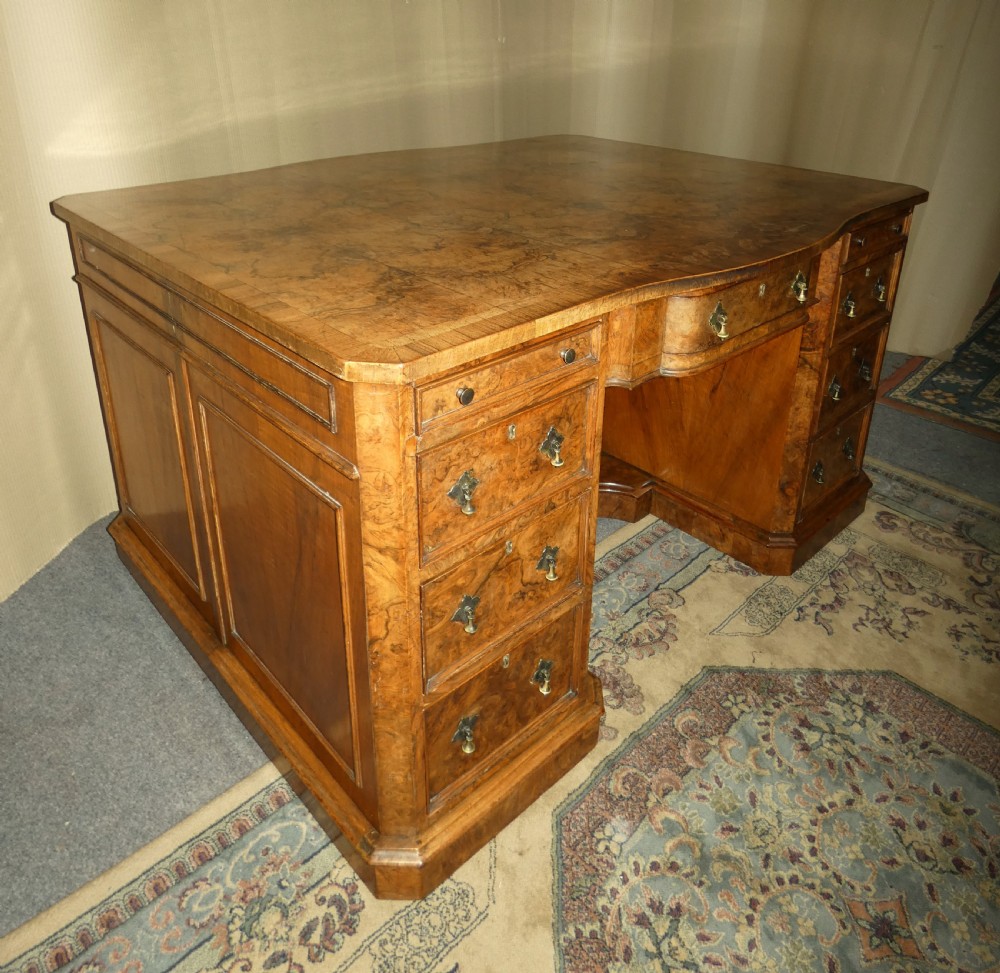 walnut partners desk